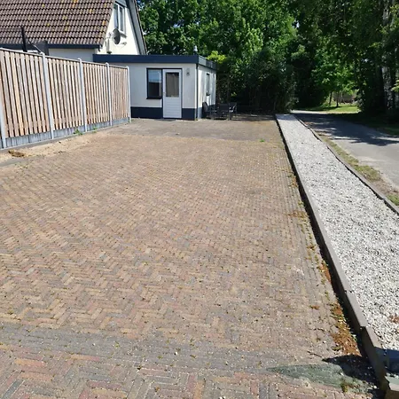Apartment Heerlijk Halfvrijstaande Woning *