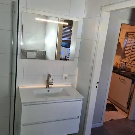 Heerlijk Halfvrijstaande Woning Apartment