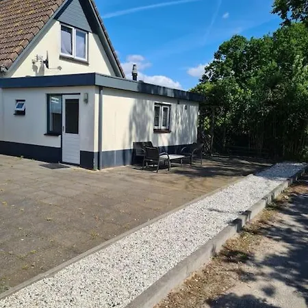 Apartment Heerlijk Halfvrijstaande Woning