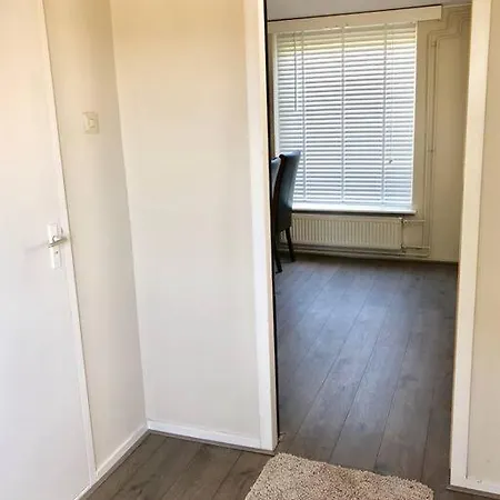 Apartment Heerlijk Halfvrijstaande Woning